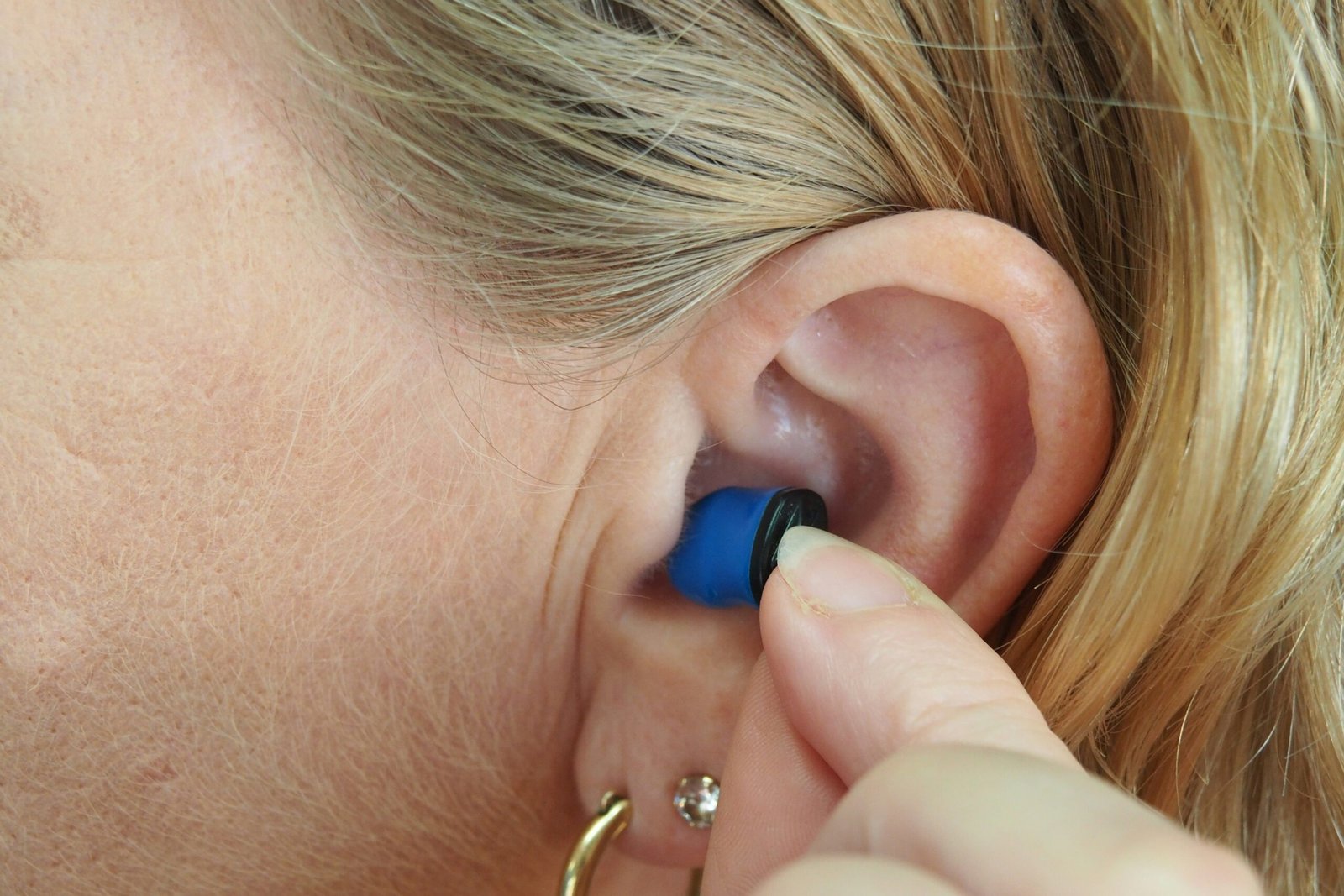 one earbud not working