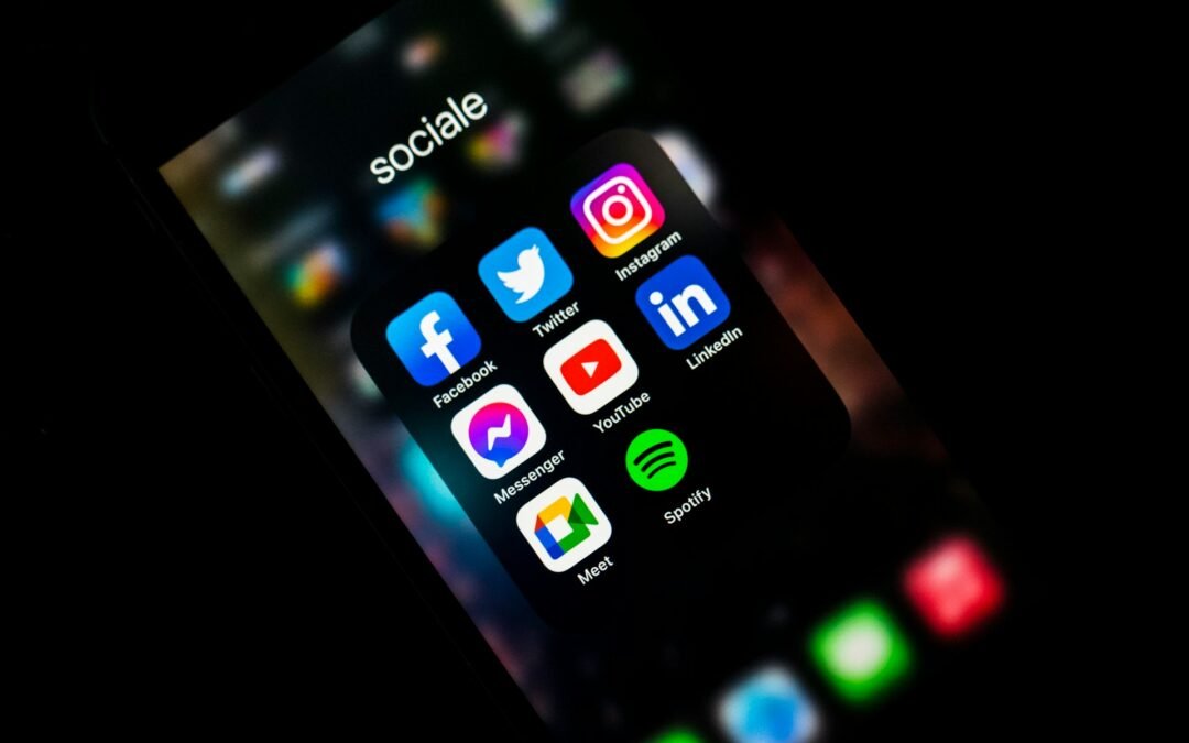 The Essential Guide to Becoming a Social Media Manager